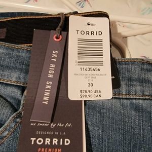 Torrid distressed sky high skinny jean